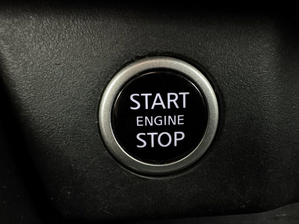 Used 2023 Nissan Rogue SV image 21