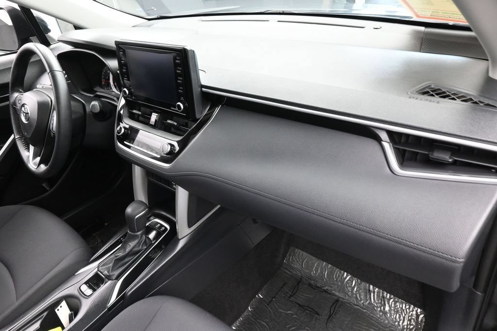 Used 2022 Toyota Corolla Cross LE w/ Moonroof Package FWD image 39