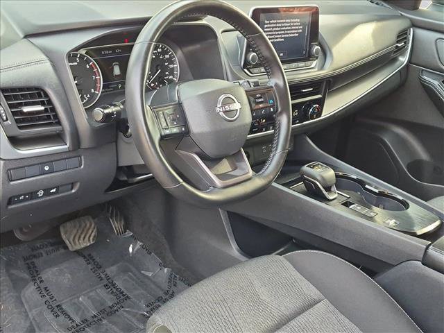 Used 2025 Nissan Rogue SV FWD image 10
