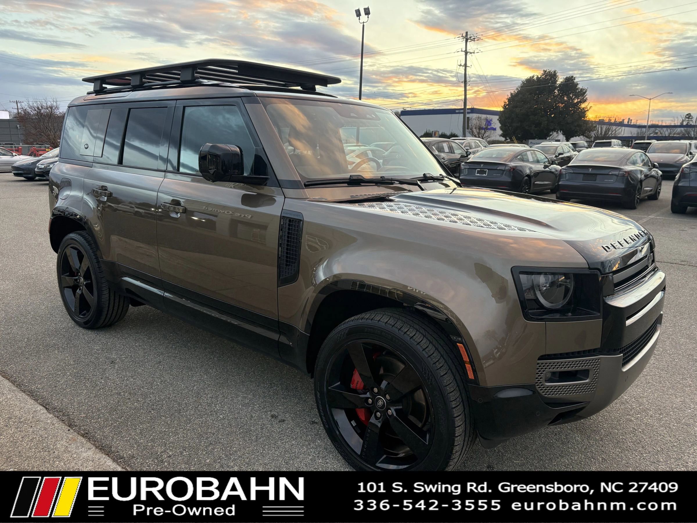 Used 2024 Land Rover Defender 110 X-Dynamic SE AWD/4WD image 31
