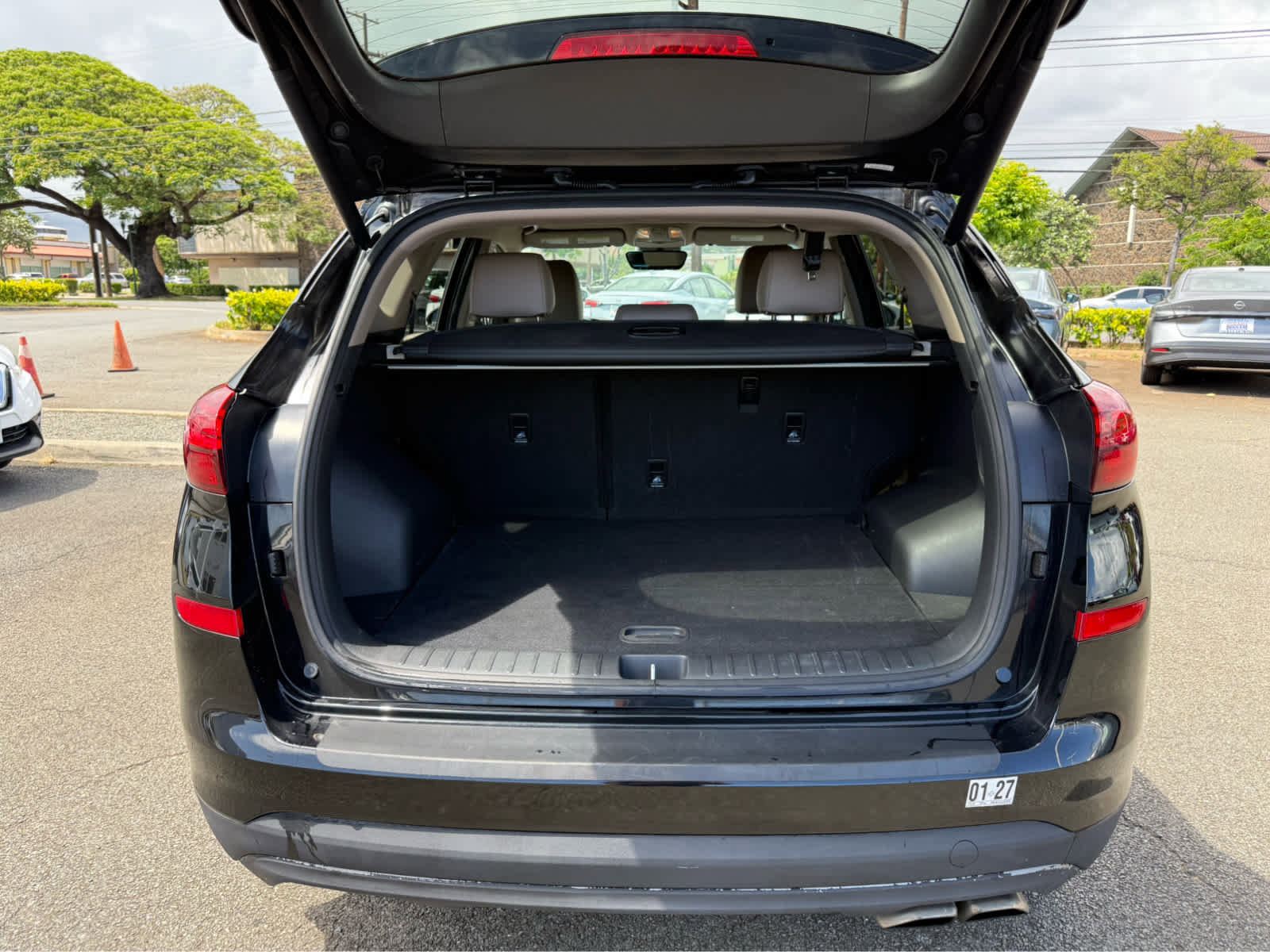 Used 2020 Hyundai Tucson Limited w/ Cargo Package AWD/4WD image 11