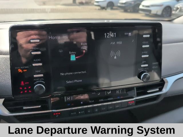 Used 2024 Toyota Sienna XLE image 7