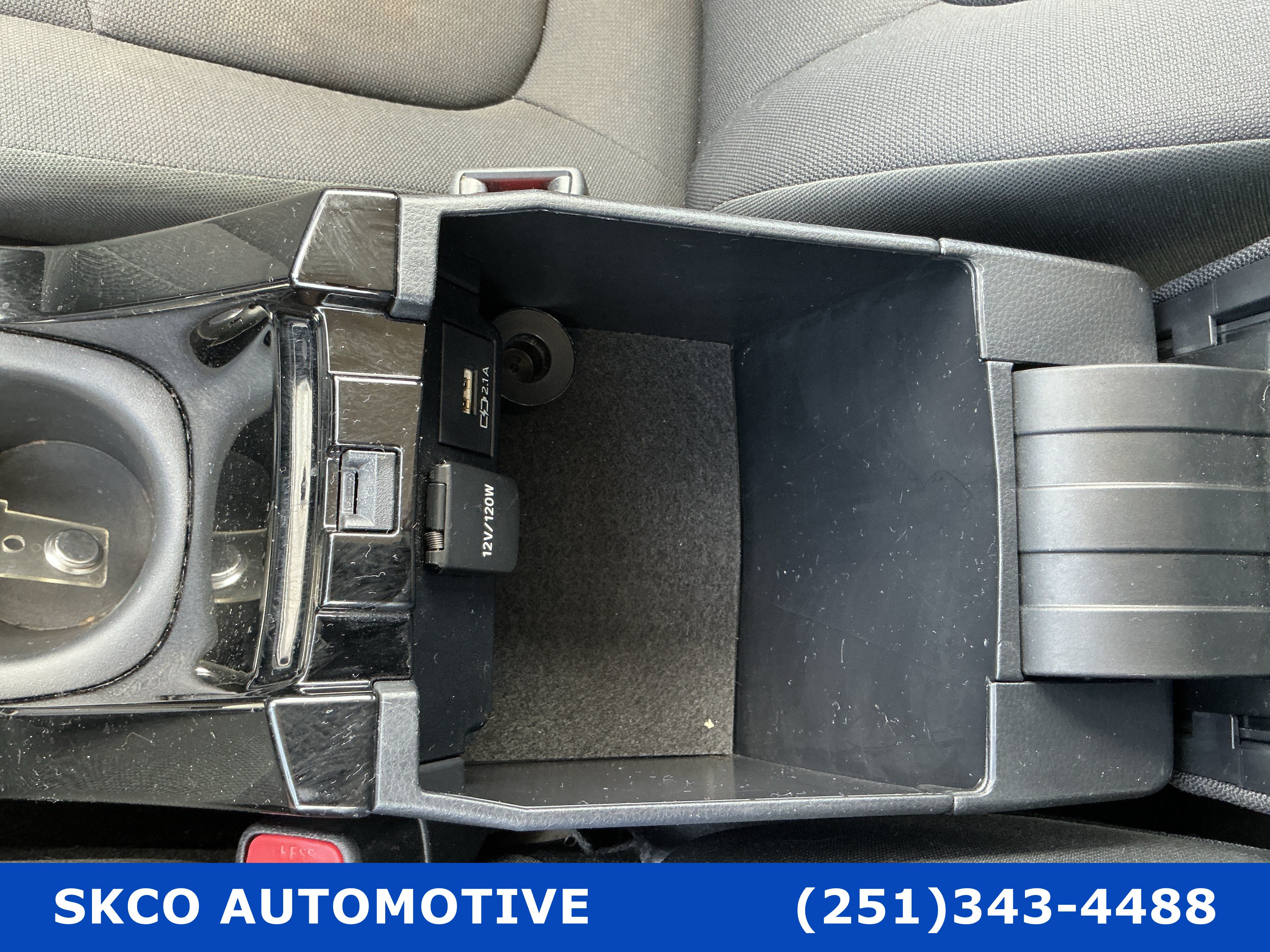 Used 2021 Toyota Corolla LE FWD image 25