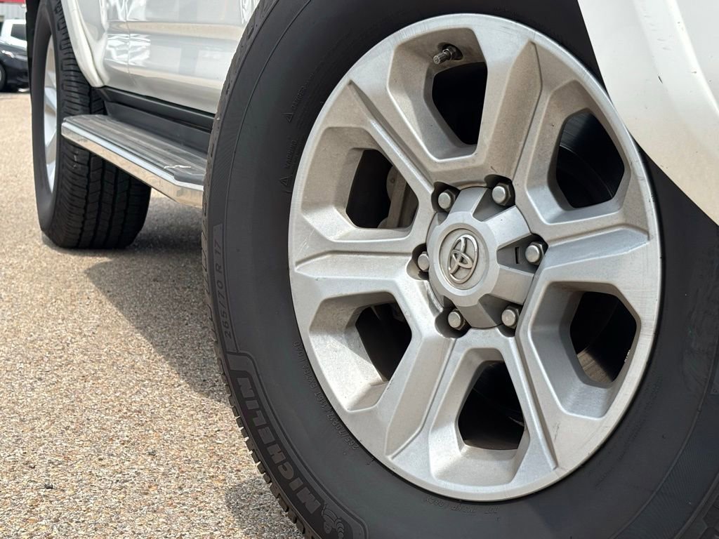 Used 2016 Toyota 4Runner SR5 Premium RWD image 2