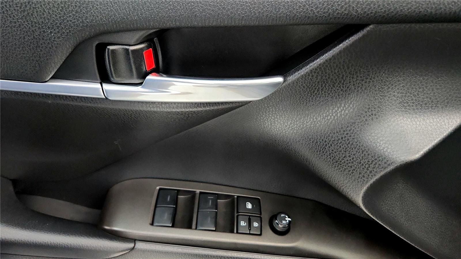 Certified 2023 Toyota Camry SE w/ Cold Weather Package image 31