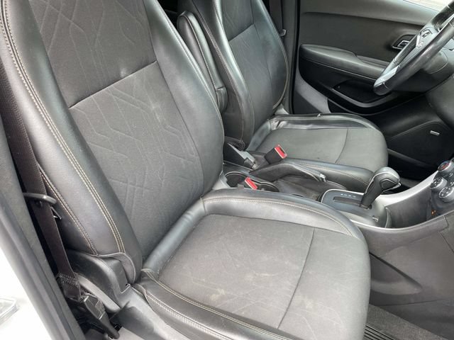 Used 2018 Chevrolet Trax LT w/ Sun & Sound Package AWD/4WD image 21