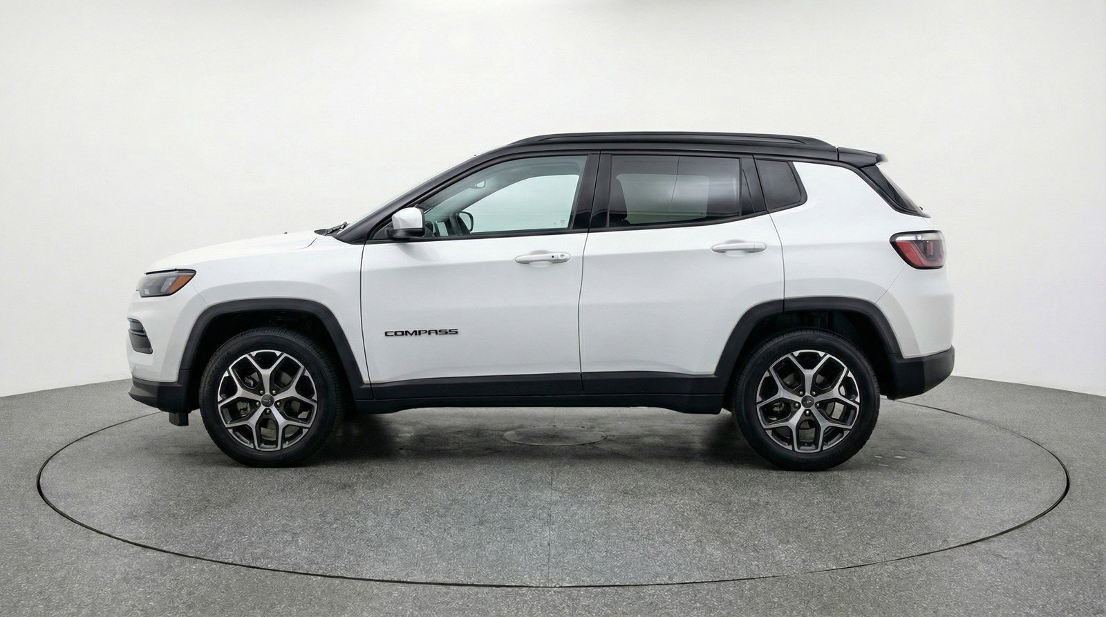 Used 2025 Jeep Compass Limited image 3