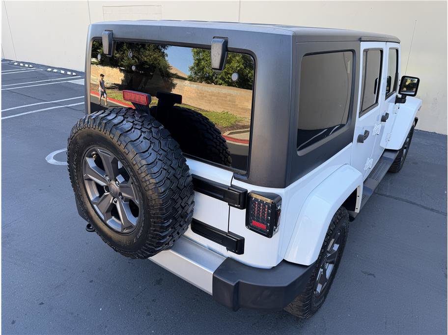 Used 2015 Jeep Wrangler Unlimited Sahara w/ Connectivity Group AWD/4WD image 33