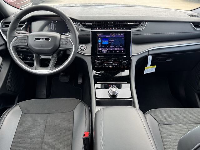 New 2025 Jeep Grand Cherokee Altitude w/ MOPAR Finishing Package image 9