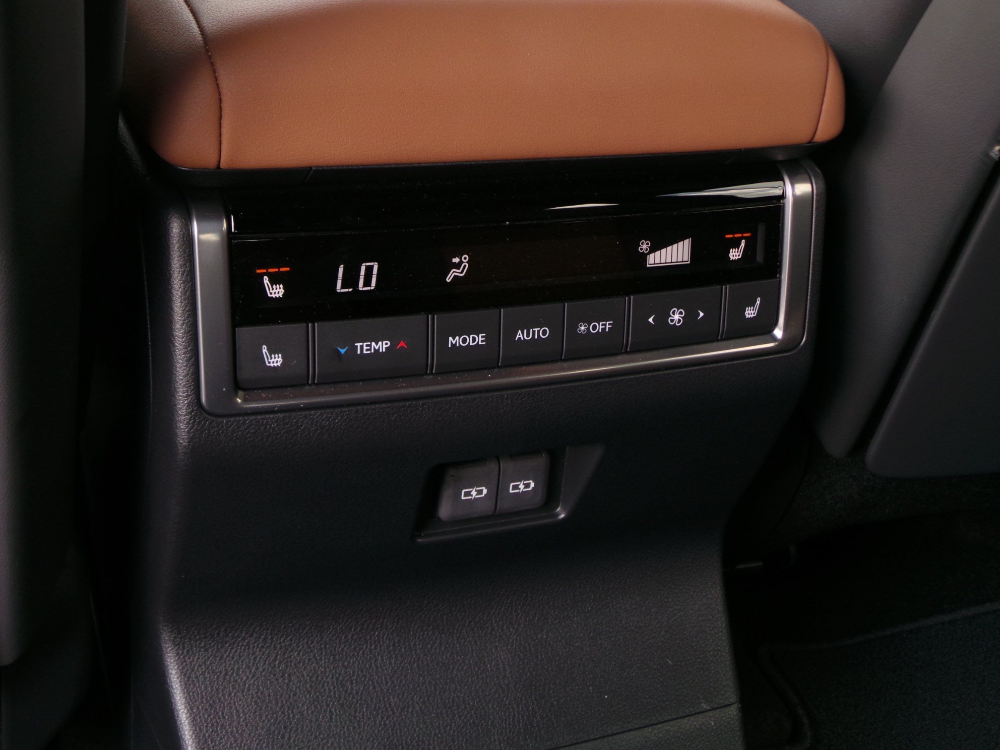 Used 2025 Lexus GX 550 w/ Cold Area Package AWD/4WD image 44