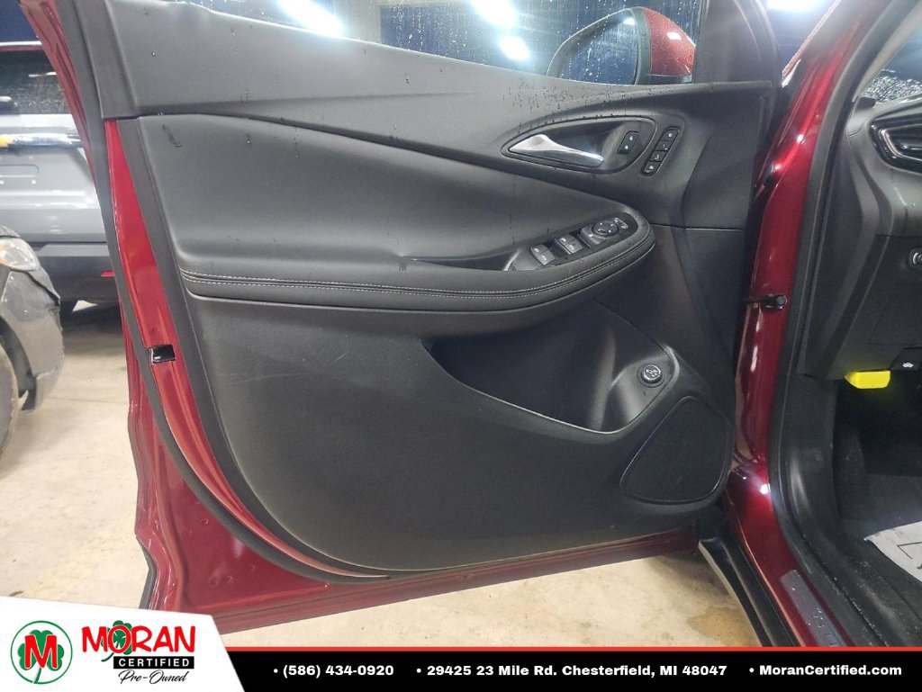 Used 2023 Buick Encore GX Essence w/ Experience Buick Package FWD image 17