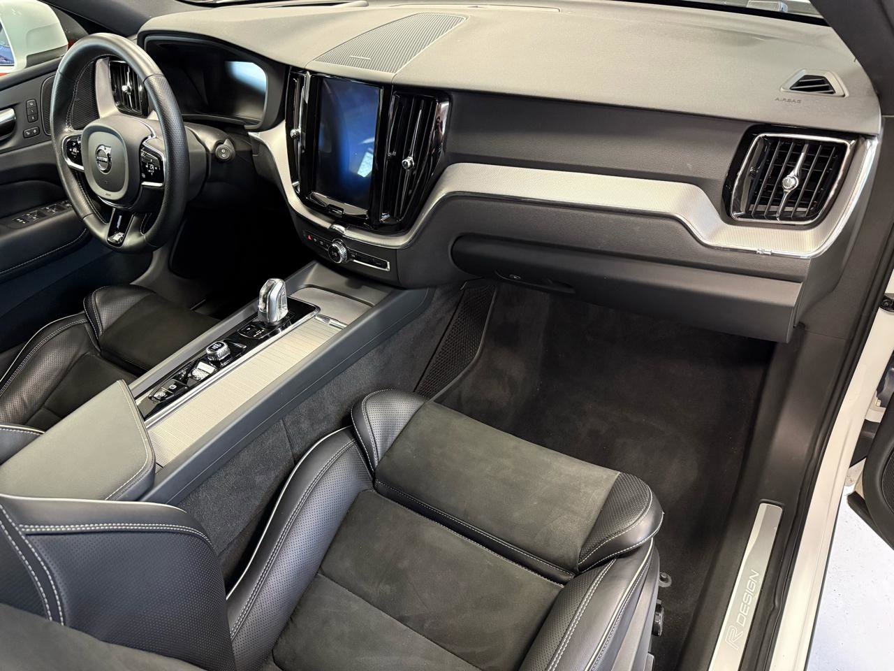 Used 2019 Volvo XC60 T8 R-Design w/ Advanced Package AWD/4WD image 36