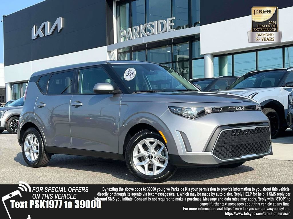 Used 2025 Kia Soul LX w/ LX Technology Package