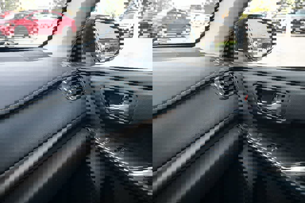 Used 2015 Toyota Camry LE FWD image 19