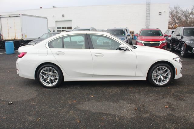 Used 2025 BMW 330i xDrive Sedan w/ M Sport Package image 10