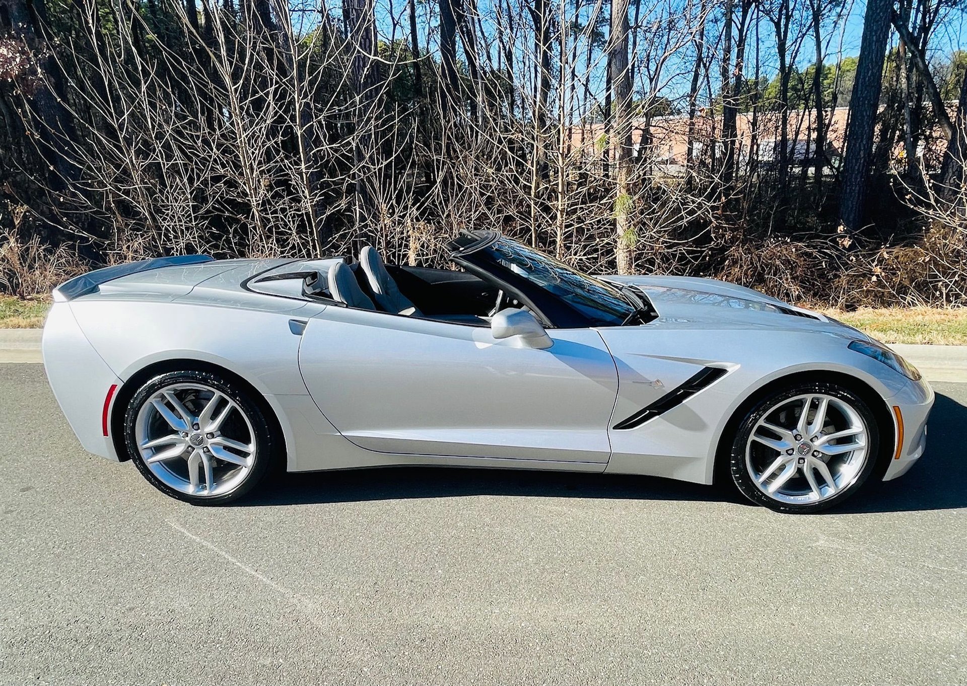 Used 2015 Chevrolet Corvette Stingray Convertible w/ 2LT Preferred Equipment Group image 4