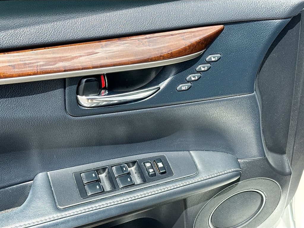 Used 2015 Lexus ES 350 w/ Luxury Package FWD image 18