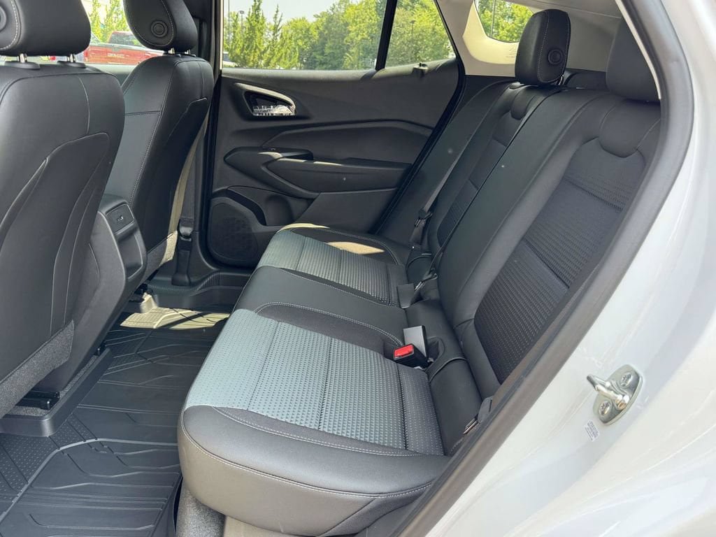 New 2026 Chevrolet Trax LT w/ Driver Confidence Package FWD image 18