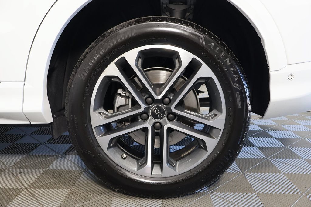 Used 2025 Audi Q5 Premium AWD/4WD image 16