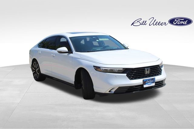 Used 2024 Honda Accord Touring image 3