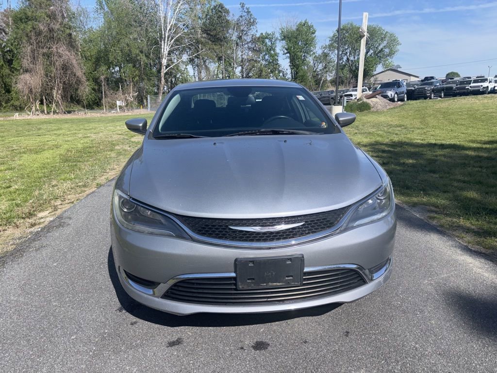 Used 2015 Chrysler 200 Limited w/ Convenience Group image 2