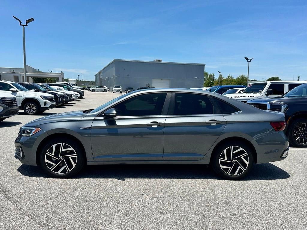 Used 2024 Volkswagen Jetta SEL FWD image 25