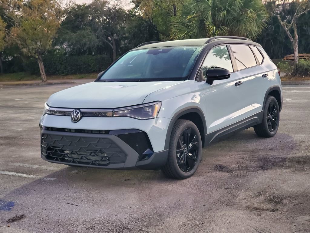 New 2026 Volkswagen Taos SE FWD image 3