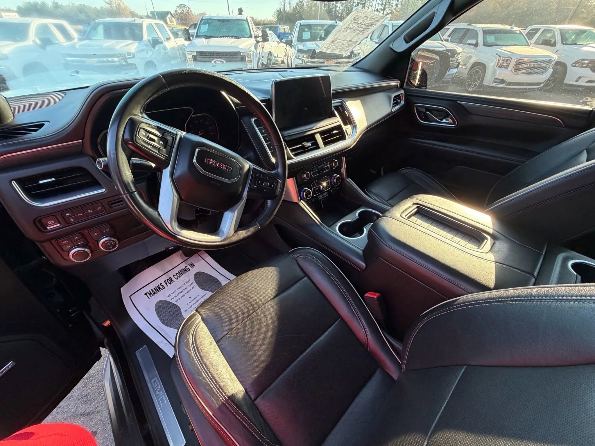 Used 2021 GMC Yukon XL SLT image 6