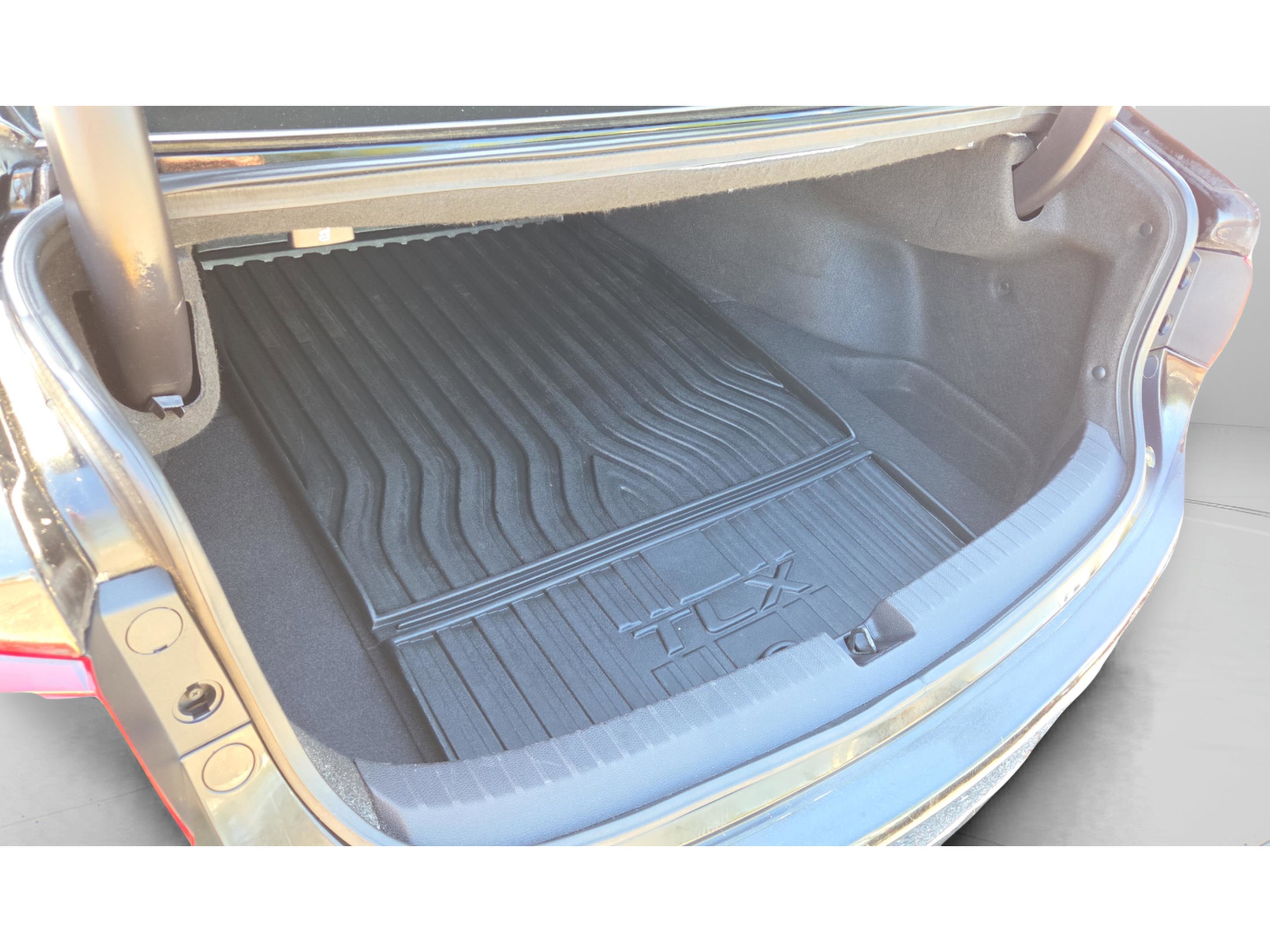 Used 2017 Acura TLX FWD image 13