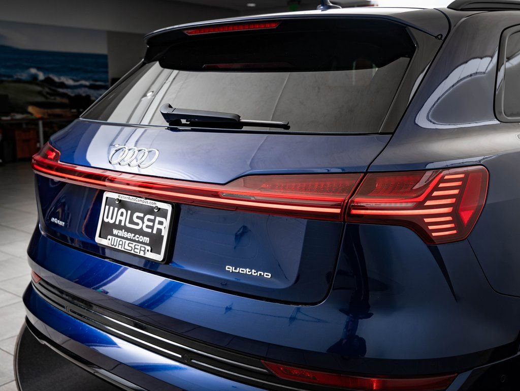 Used 2021 Audi e-tron Premium w/ Convenience Plus Package AWD/4WD image 15