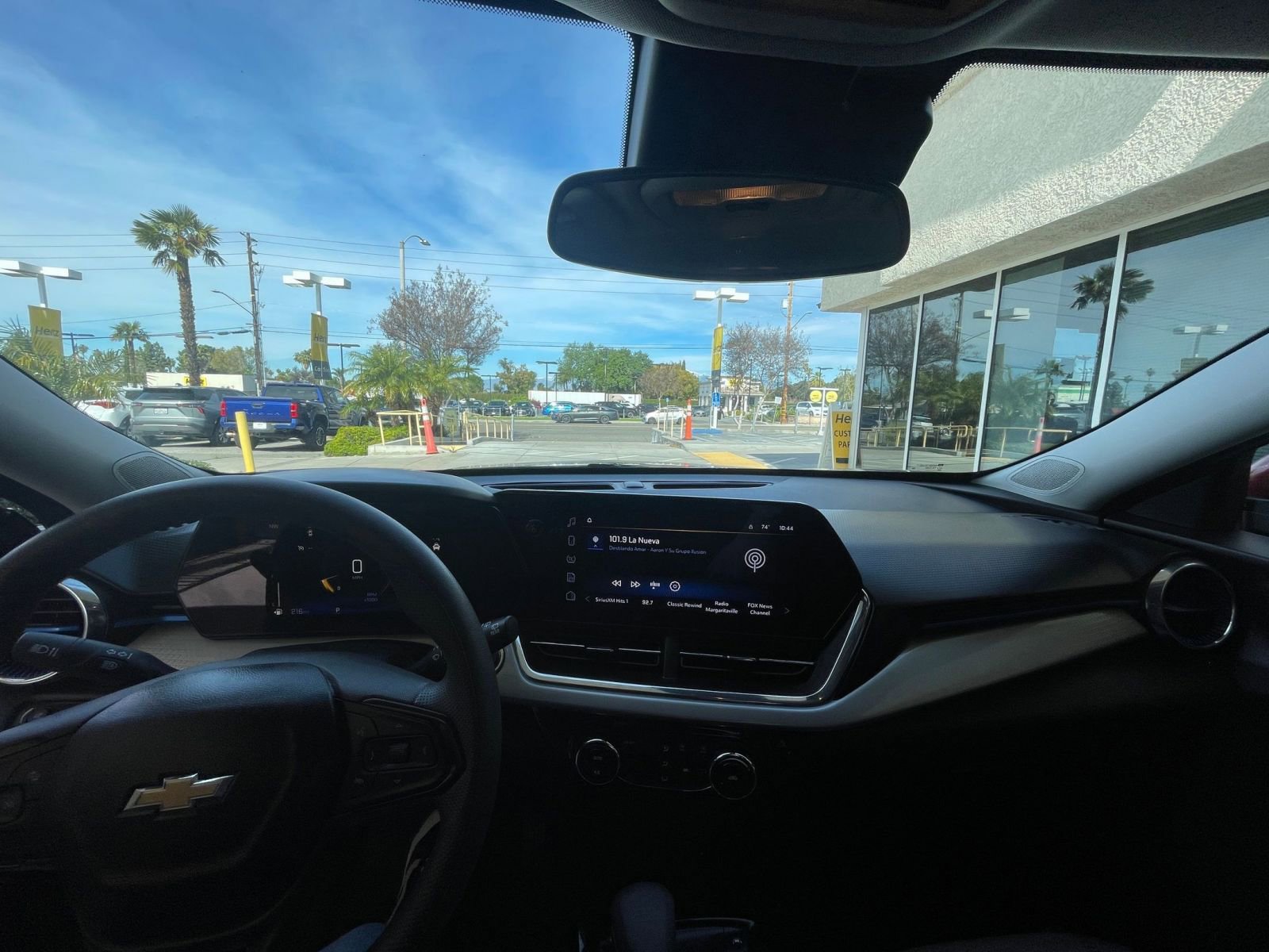 Used 2025 Chevrolet Trax LT image 32