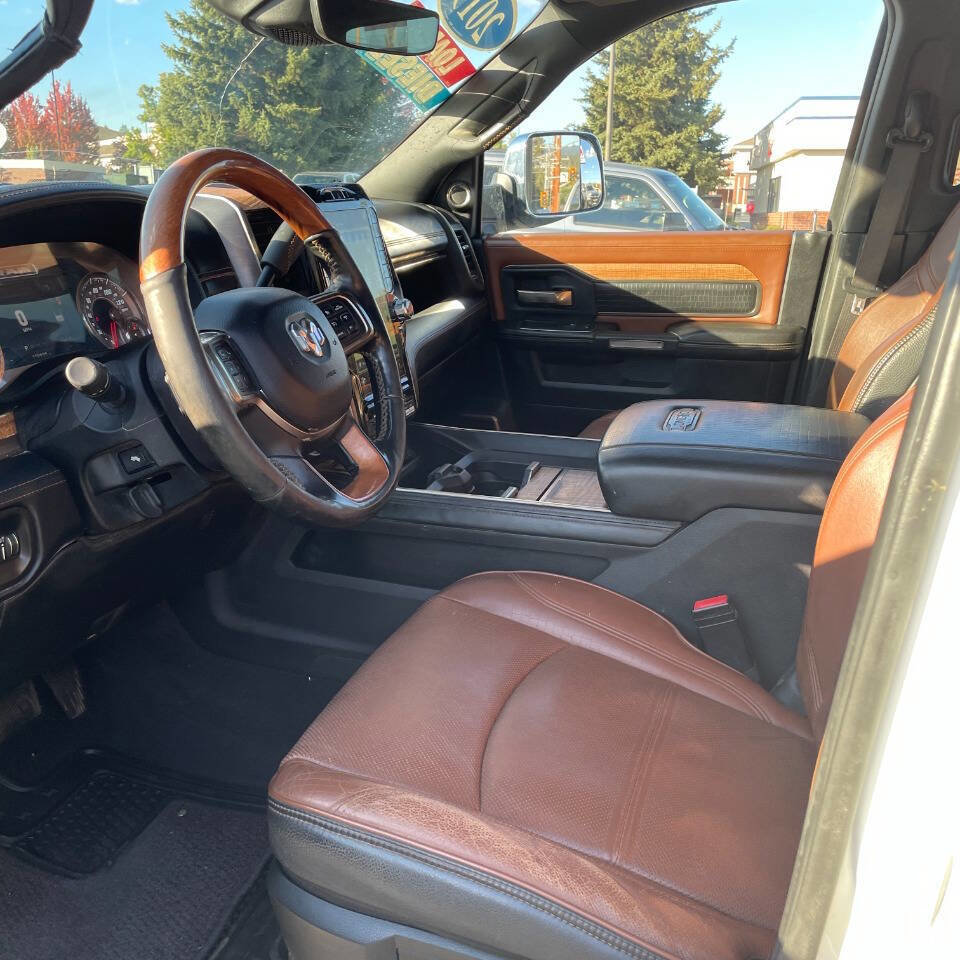 Used 2019 RAM 3500 Limited image 11