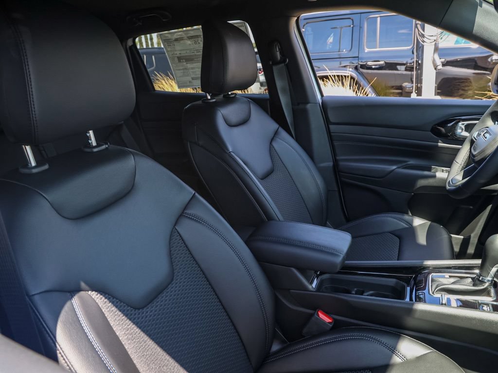 New 2026 Jeep Compass Latitude AWD/4WD image 21