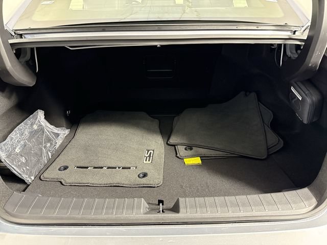 Certified 2026 Lexus ES 350e w/ Convenience Package FWD image 34