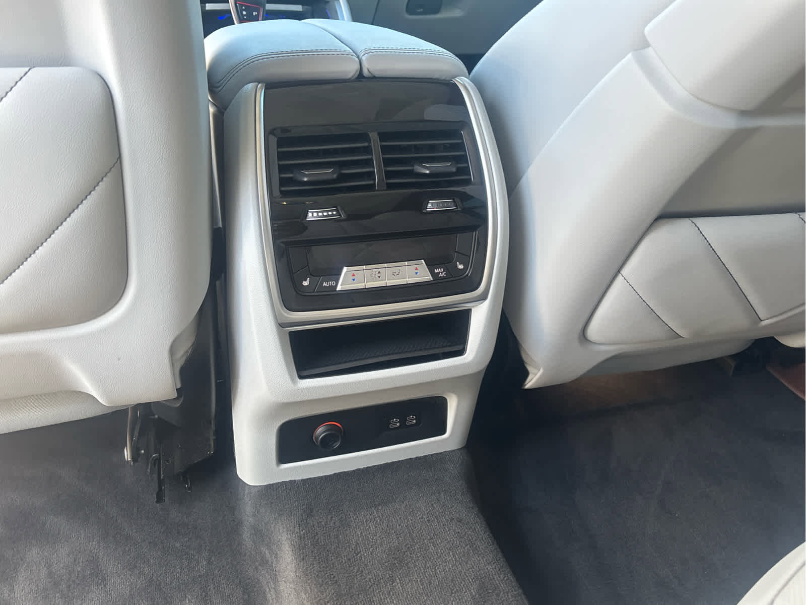 Used 2025 BMW XM AWD/4WD image 12