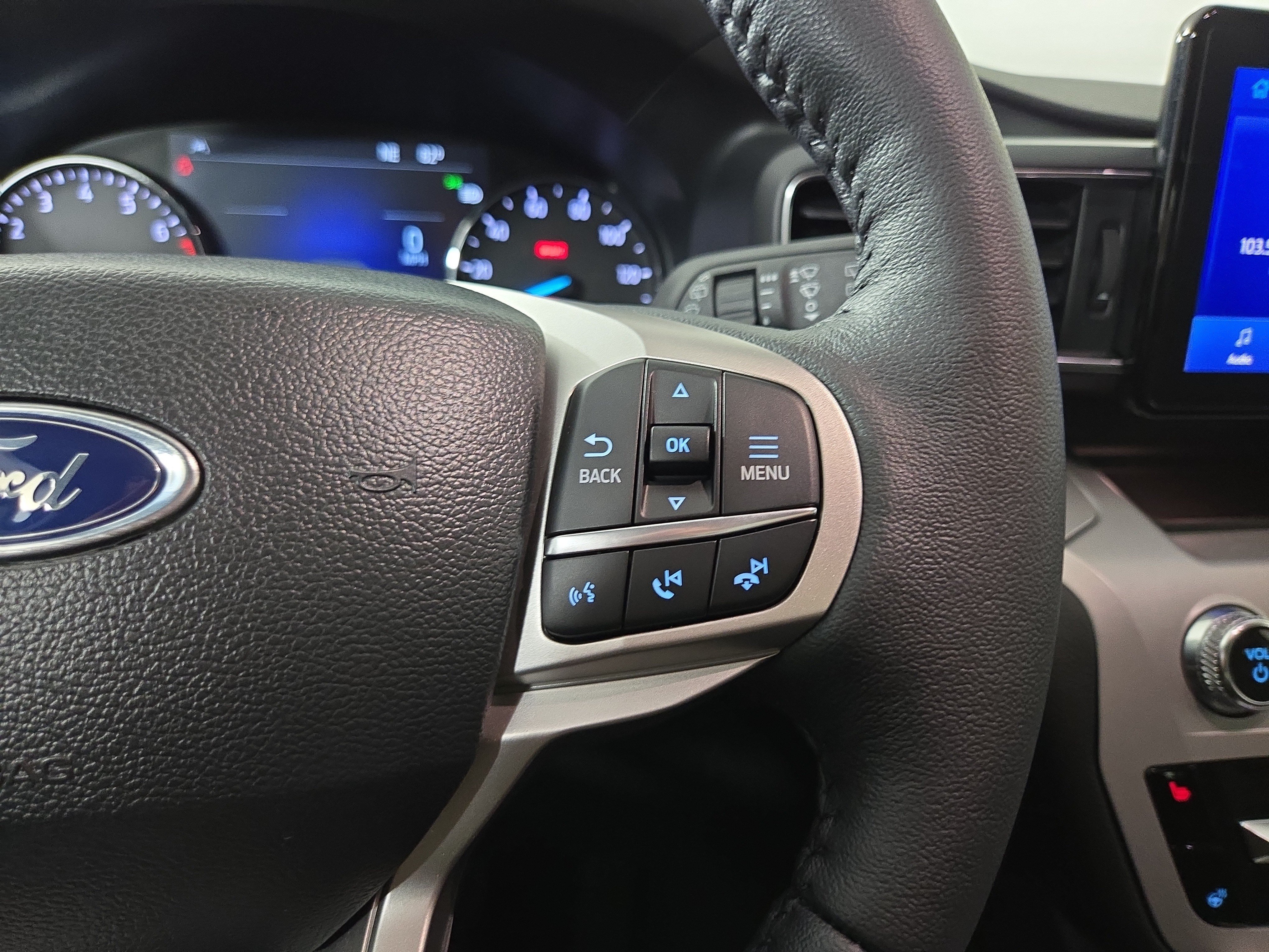 Used 2024 Ford Explorer XLT w/ Equipment Group 202A AWD/4WD image 17