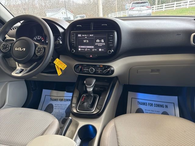 Used 2022 Kia Soul LX image 26