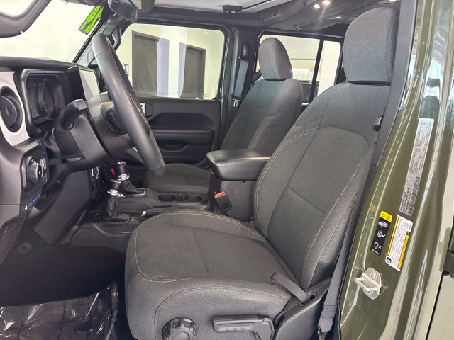 Used 2024 Jeep Wrangler Unlimited w/ Convenience Group AWD/4WD image 16