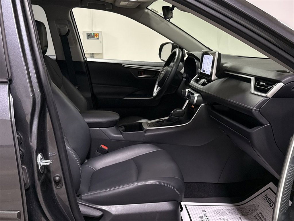 Used 2023 Toyota RAV4 XLE Premium image 22
