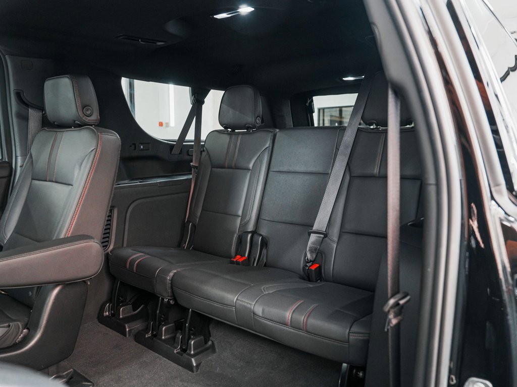 Used 2022 Chevrolet Suburban RST w/ Sport Performance Package image 32