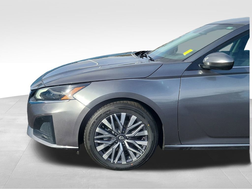 Used 2023 Nissan Altima 2.5 SV image 9