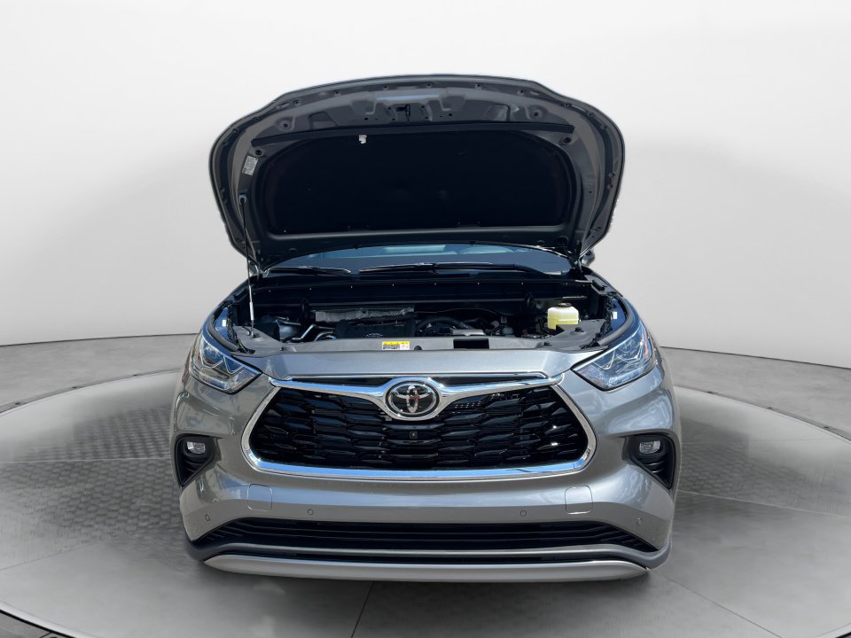 New 2026 Toyota Highlander Platinum AWD/4WD image 12