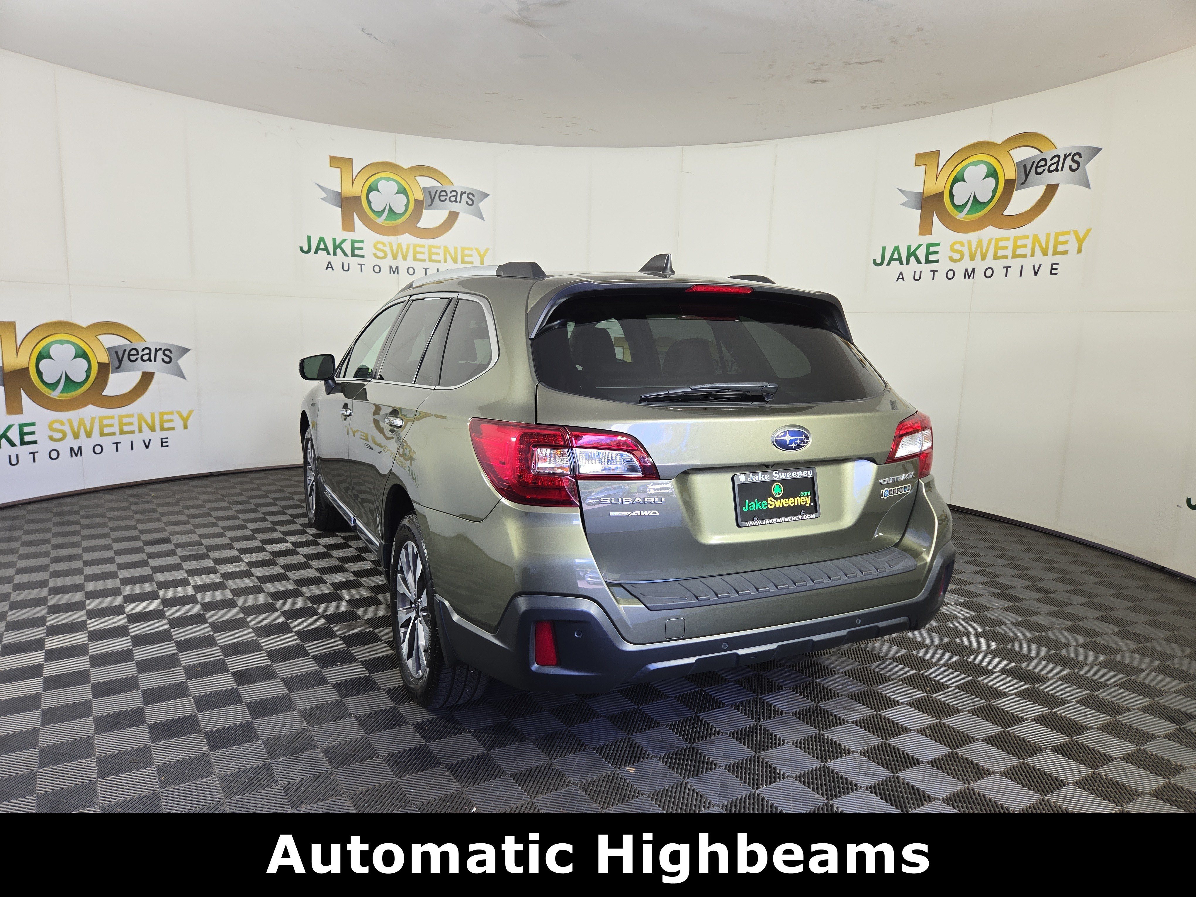 Used 2018 Subaru Outback 2.5i Touring w/ Popular Package #3 AWD/4WD image 6