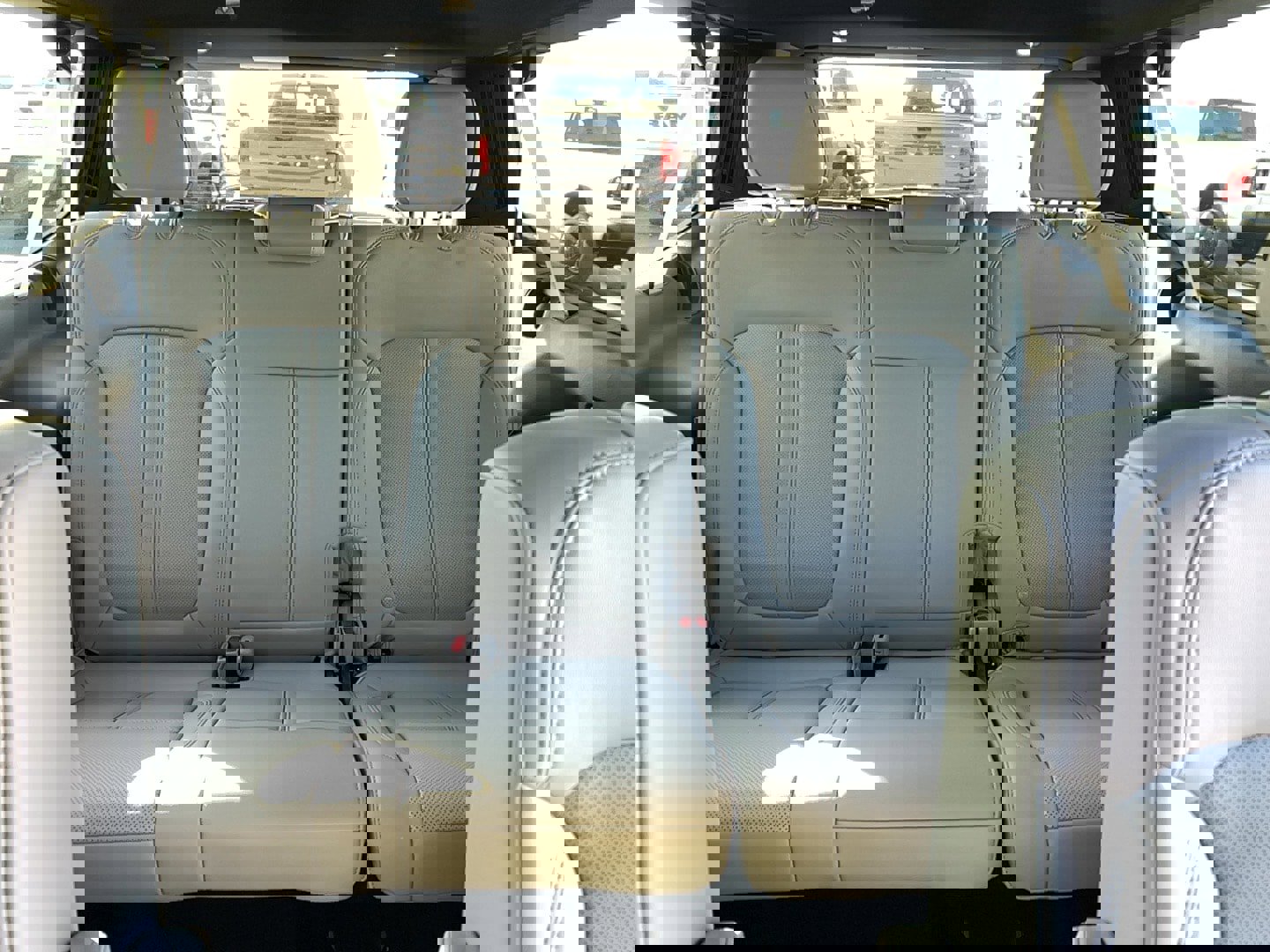 New 2026 Jeep Grand Wagoneer L 4X4 w/ HD Trailer Tow Package image 28