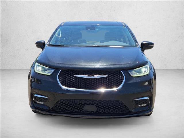 Used 2022 Chrysler Pacifica Touring-L FWD image 2