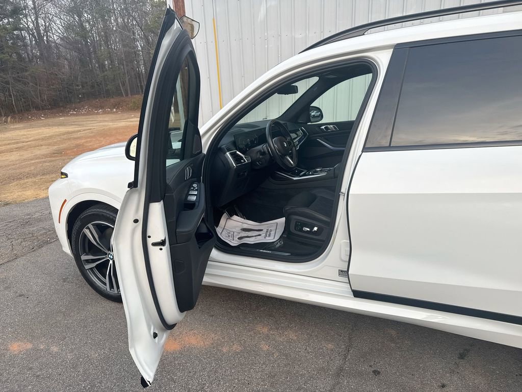 Used 2023 BMW X7 M60i image 13