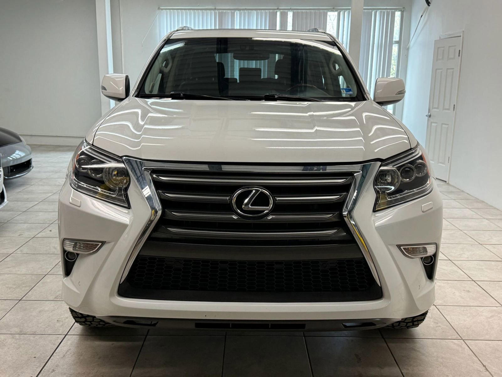 Used 2015 Lexus GX 460 Luxury image 2