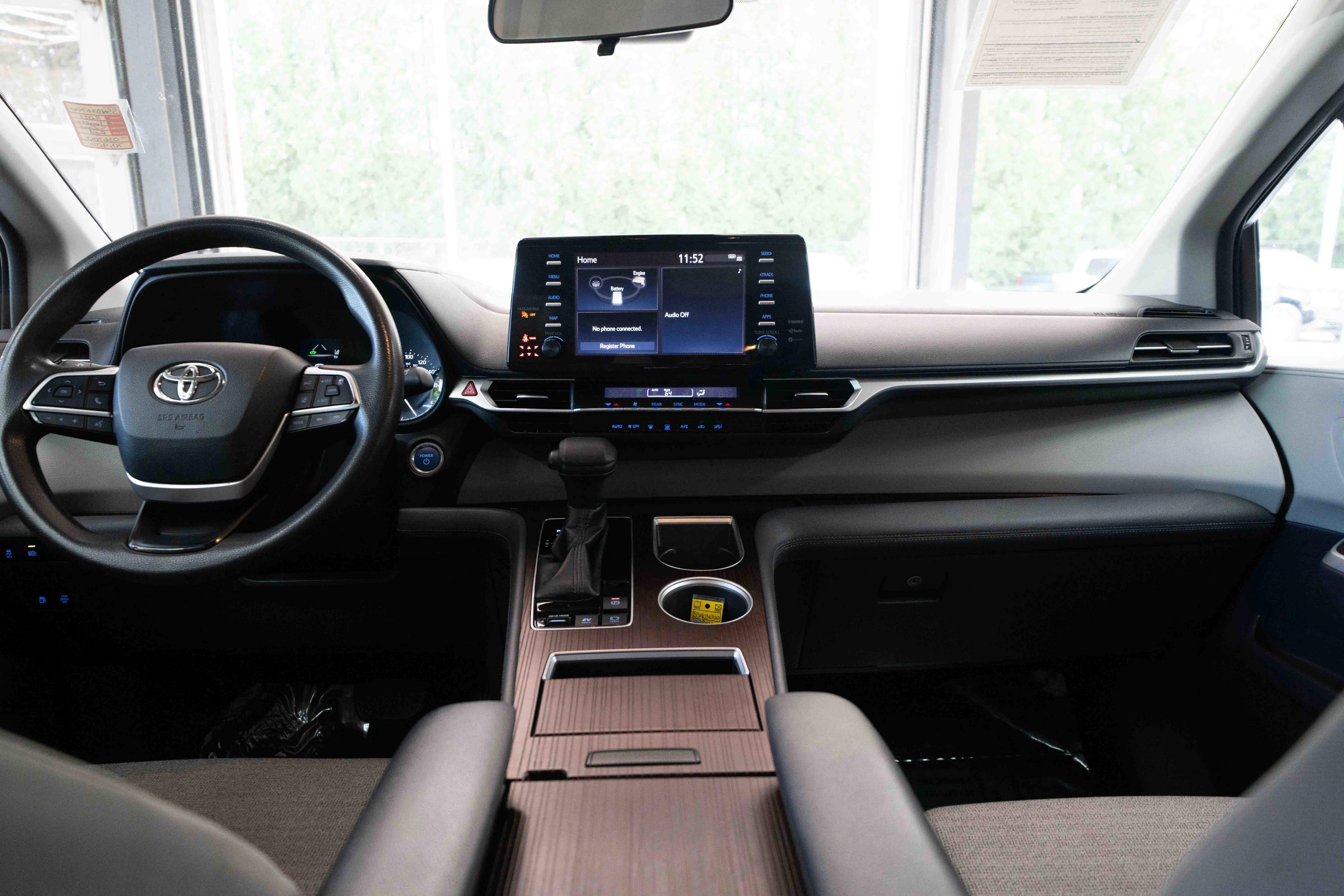 Used 2021 Toyota Sienna LE AWD/4WD image 20
