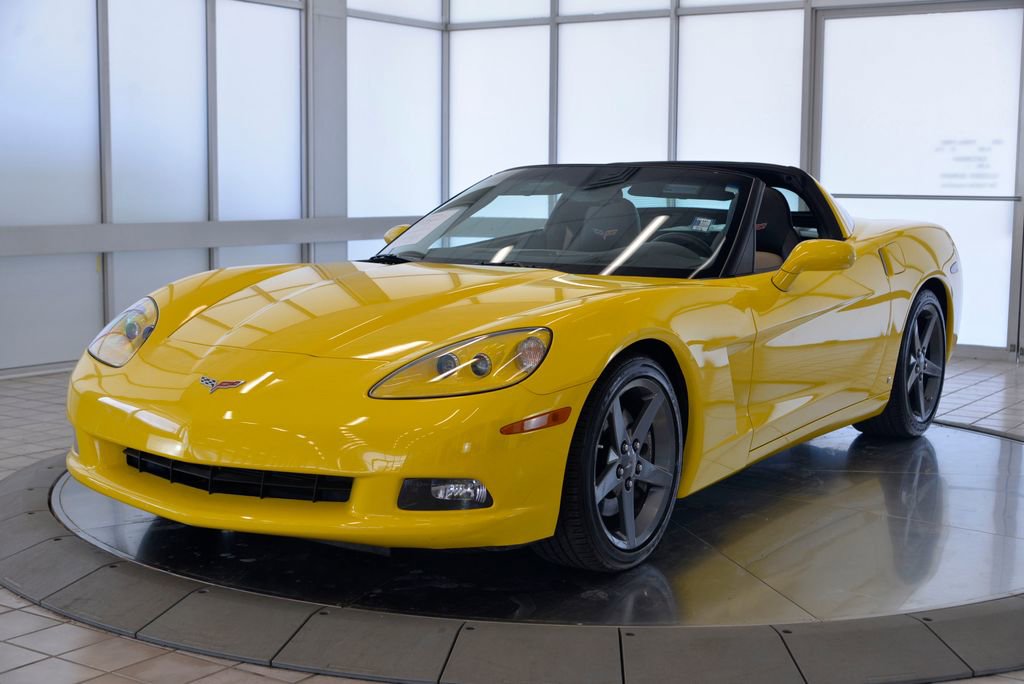 Used 2007 Chevrolet Corvette Coupe w/ Preferred Equipment Group RWD image 4