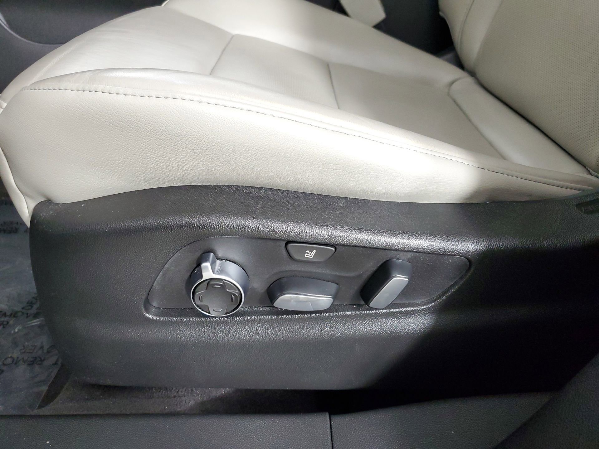 Used 2020 Cadillac XT4 Premium Luxury image 29